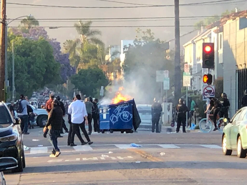 4ABB92A1-C418-476A-9AD9-CE96F60233C3