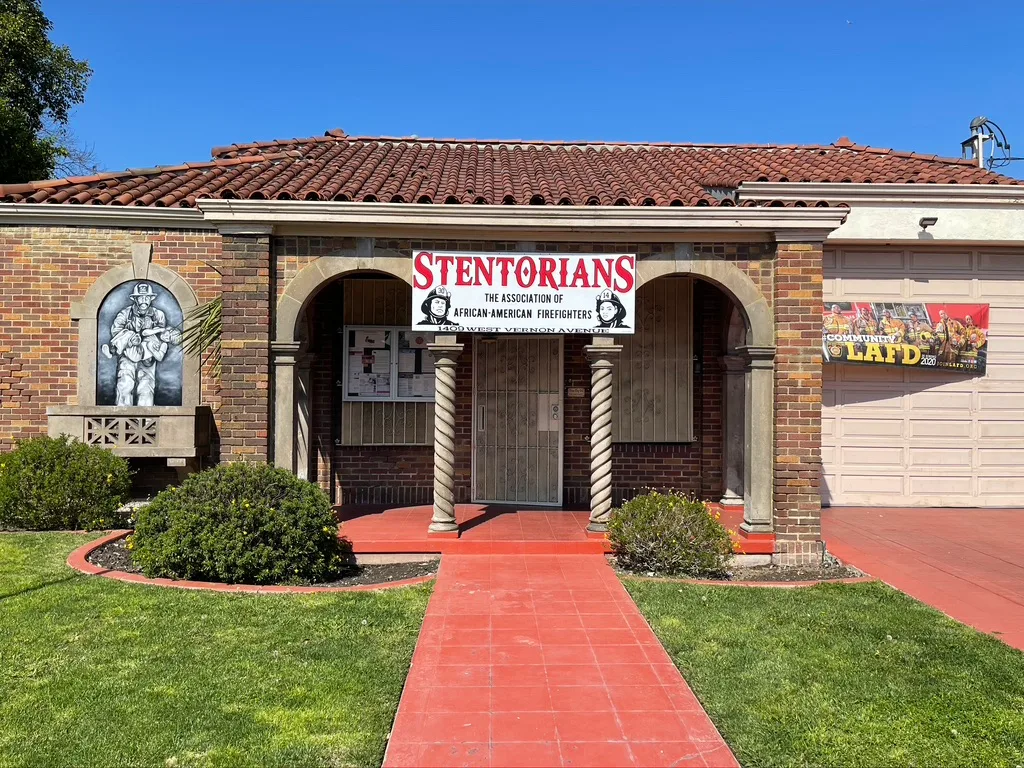 EFE54F44-86E8-4C28-813E-204FED818547_1_105_c