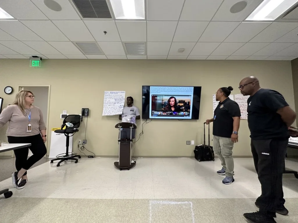 A7E8E3F0-2B59-4ACF-94DF-FAC15CFB83E1 Large