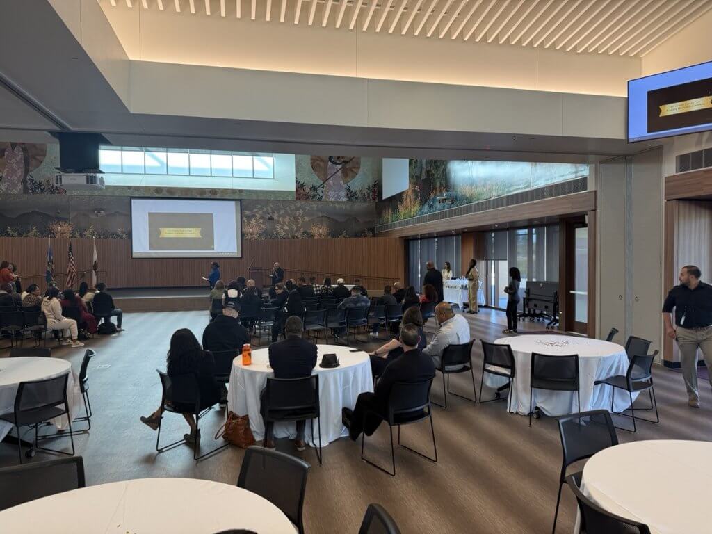 0E722FEE-3E64-4EBF-8BA3-52F1E9AA1524 Large