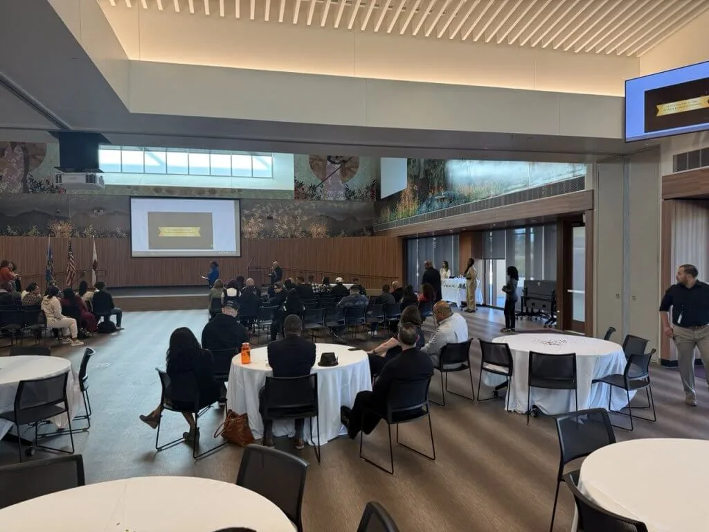 0E722FEE-3E64-4EBF-8BA3-52F1E9AA1524 Large