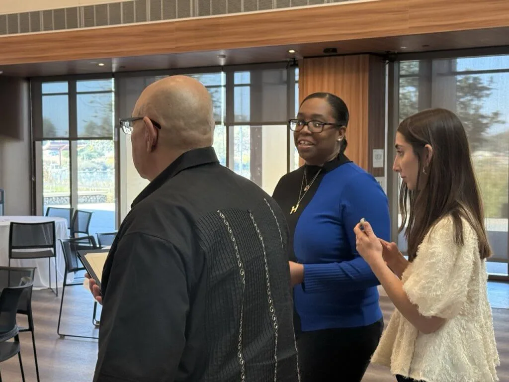 C37558C4-65B8-45FC-8CCA-A1B4A1719A7D Large